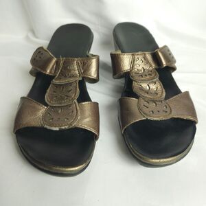 Clarks Womens 7M Brown Black Slip On Open Toe Sandals Comfort Shoes